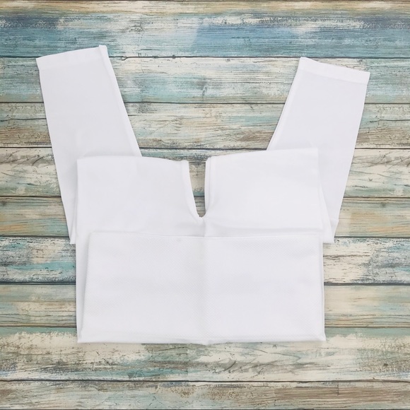 Diamond Band Capri Leggings - Picture 2 of 6